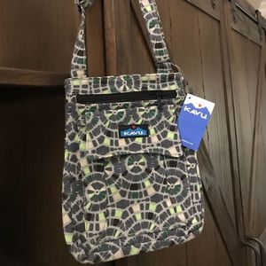 NWT Kavu Purse